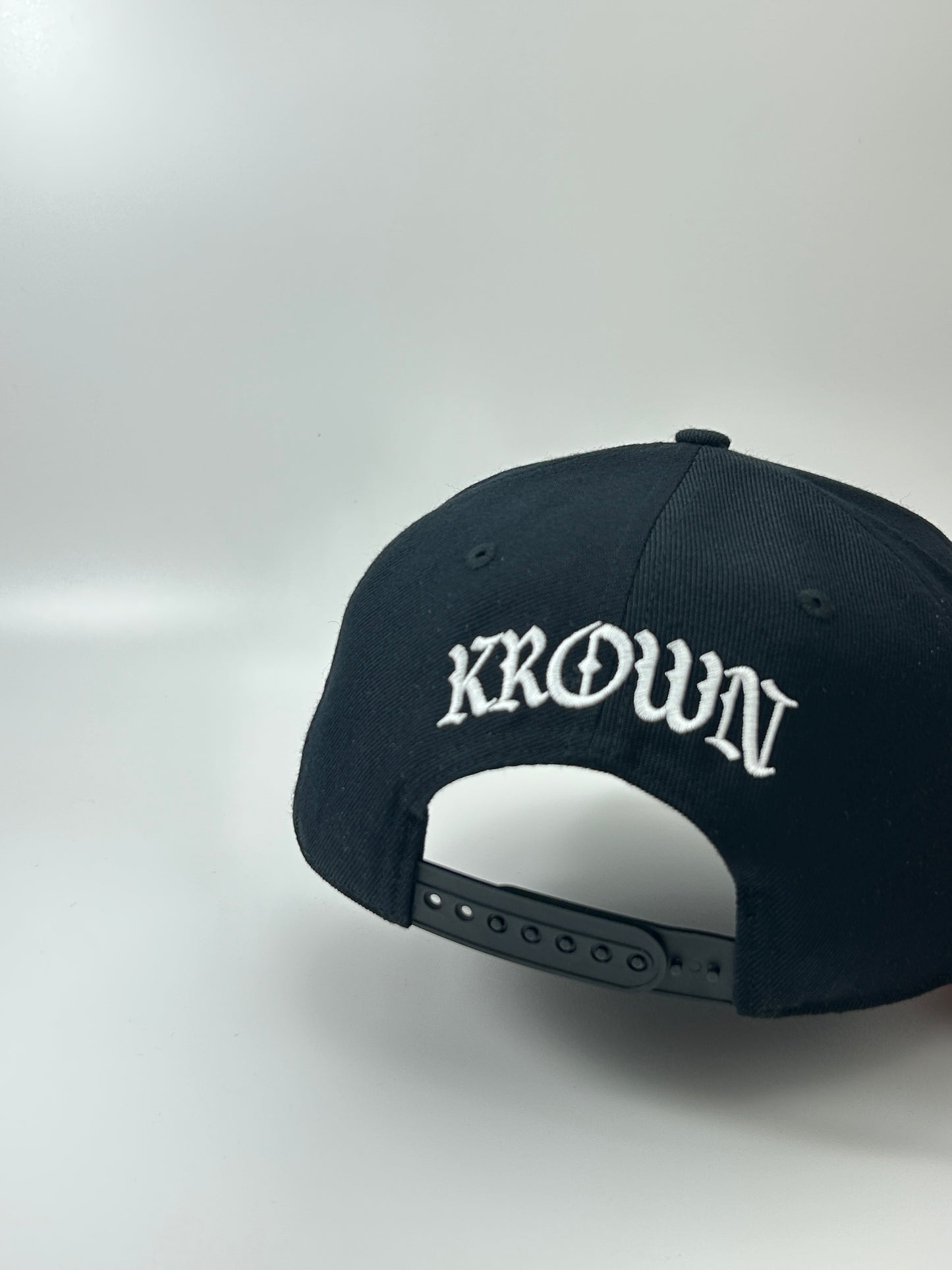 Krown x Meds "KORONA" (Black/White)