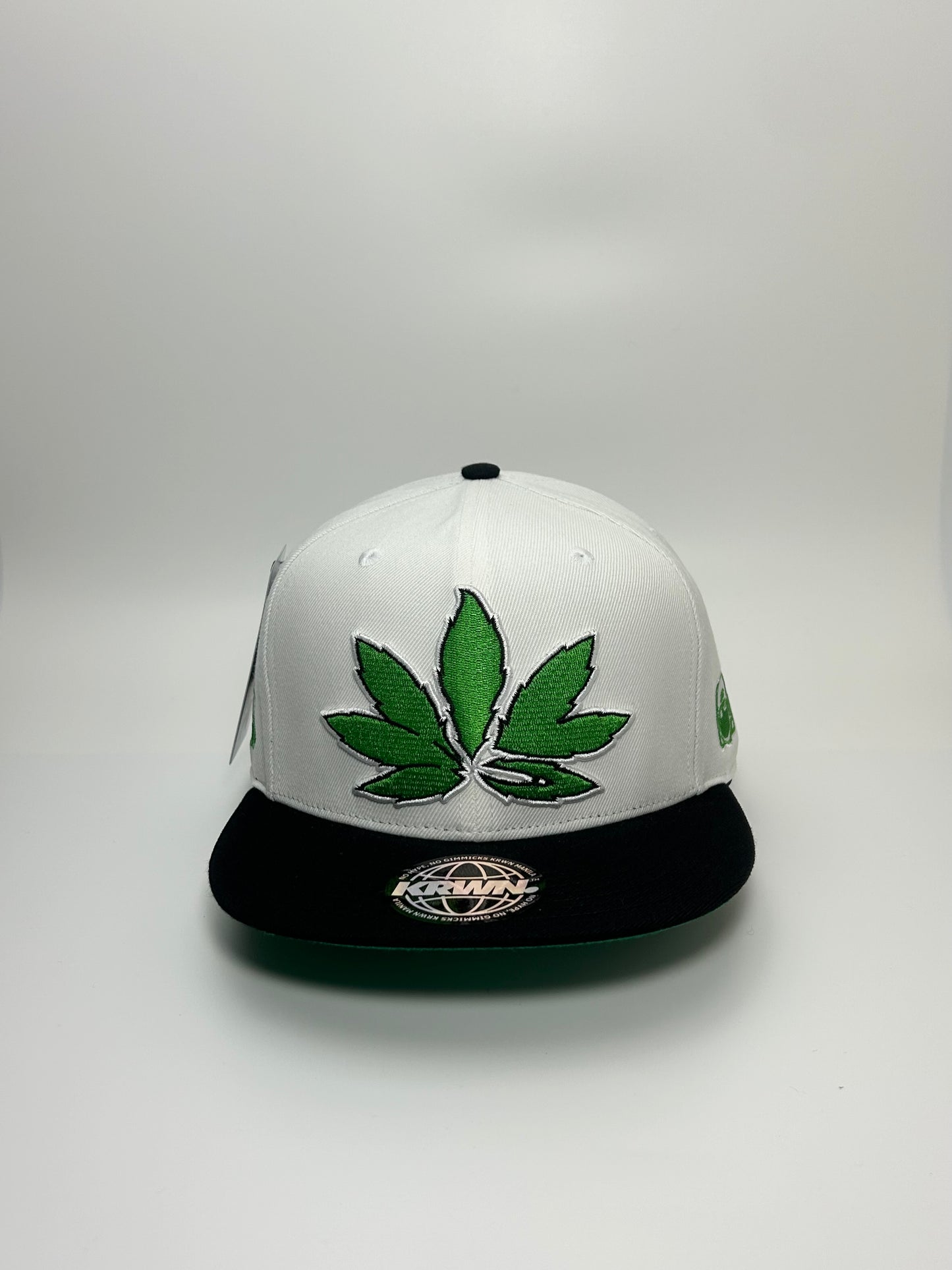 Krown x WBW Wila Leaf White
