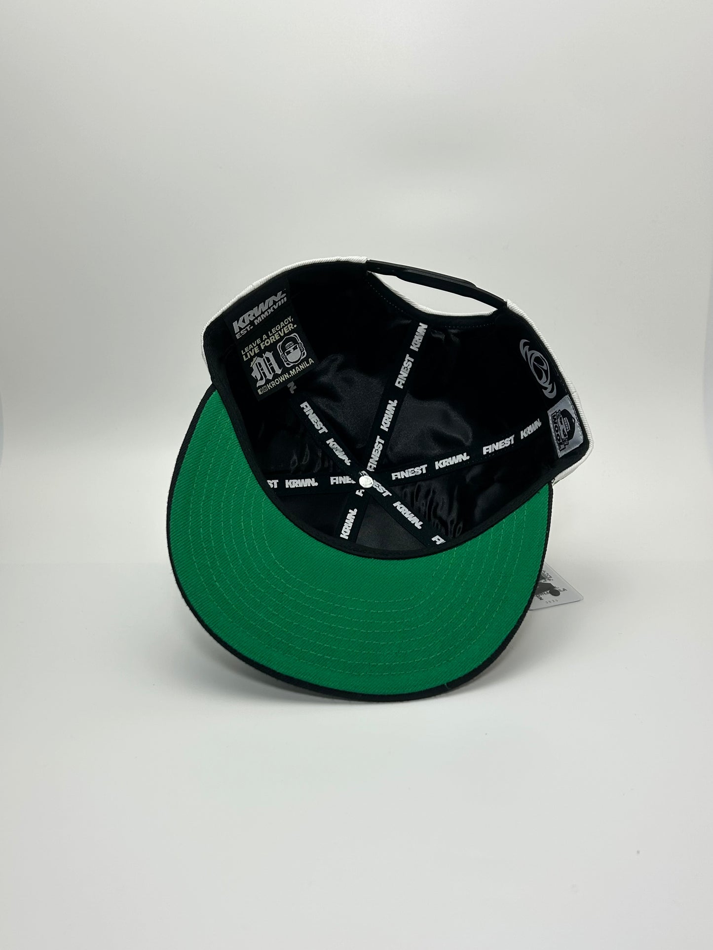 Krown x WBW Wila Leaf White